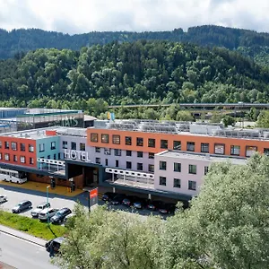 Hwest Hall in Tirol
